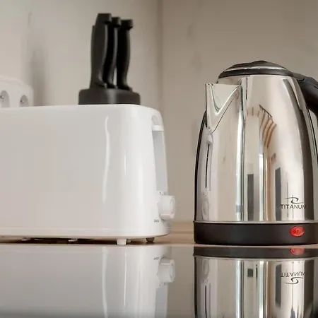 Διαμέρισμα Spacious For 11 With 5 Bedrooms In By Renters *