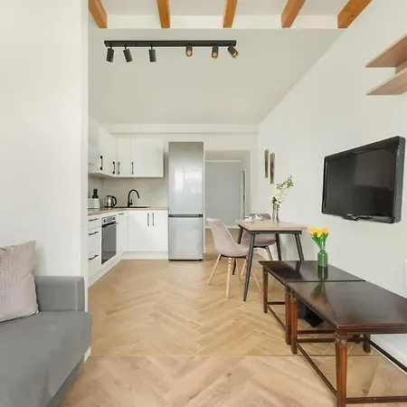 Spacious For 11 With 5 Bedrooms In By Renters Διαμέρισμα
