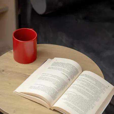 Spacious For 11 With 5 Bedrooms In By Renters Βρότσλαβ