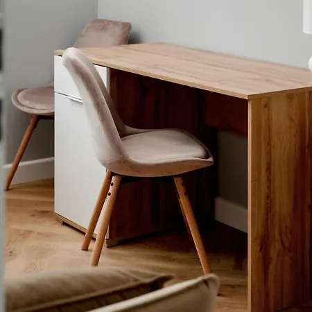 Spacious For 11 With 5 Bedrooms In By Renters Διαμέρισμα