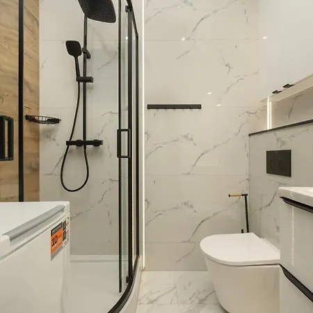 Spacious For 11 With 5 Bedrooms In By Renters *