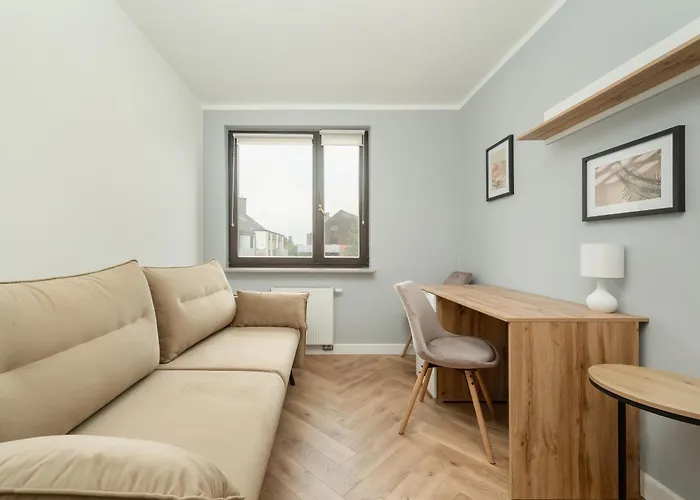 Spacious For 11 With 5 Bedrooms In By Renters Apartmán Vratislav