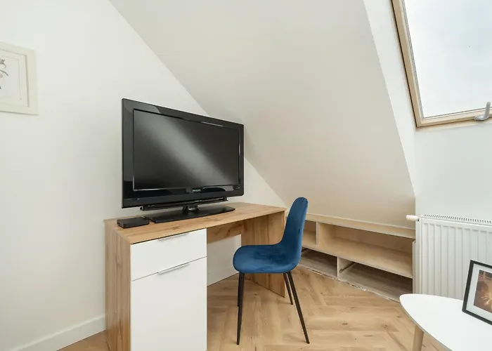 Spacious For 11 With 5 Bedrooms In By Renters Apartmán