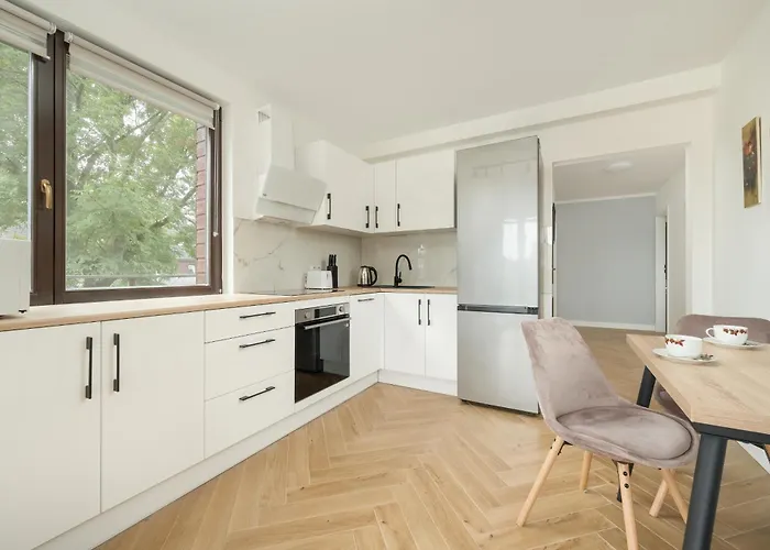 Spacious For 11 With 5 Bedrooms In By Renters * Vratislav