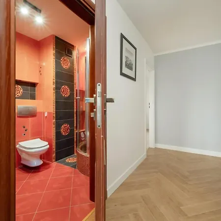Spacious For 11 With 5 Bedrooms In By Renters * 브로츠와프