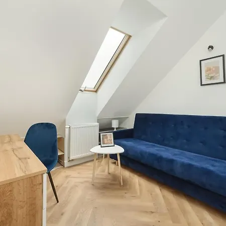 Apartment Spacious For 11 With 5 Bedrooms In By Renters