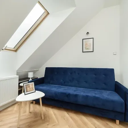 Spacious For 11 With 5 Bedrooms In By Renters 아파트 브로츠와프