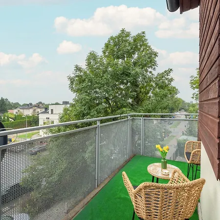 Spacious For 11 With 5 Bedrooms In By Renters Apartment