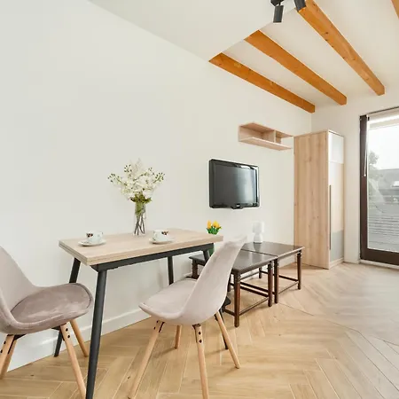 Lägenhet Spacious For 11 With 5 Bedrooms In By Renters