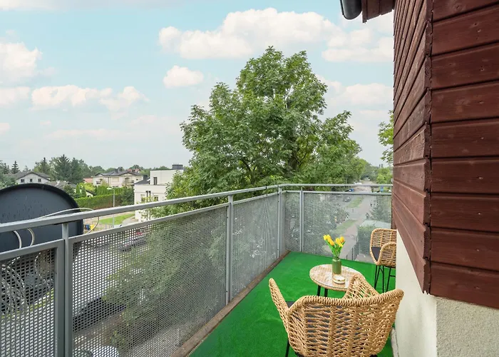 Spacious For 11 With 5 Bedrooms In By Renters Apartment