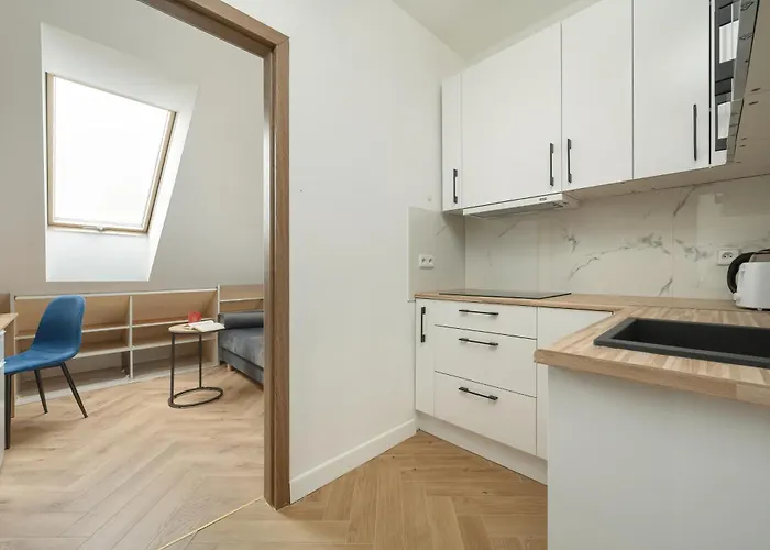 Appartamento Spacious For 11 With 5 Bedrooms In By Renters Breslavia