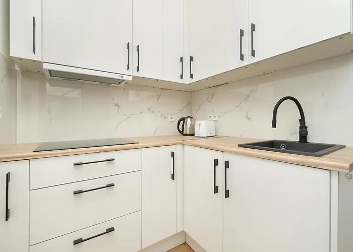 Spacious For 11 With 5 Bedrooms In By Renters *