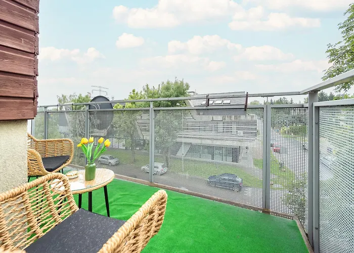 Spacious For 11 With 5 Bedrooms In By Renters Breslau